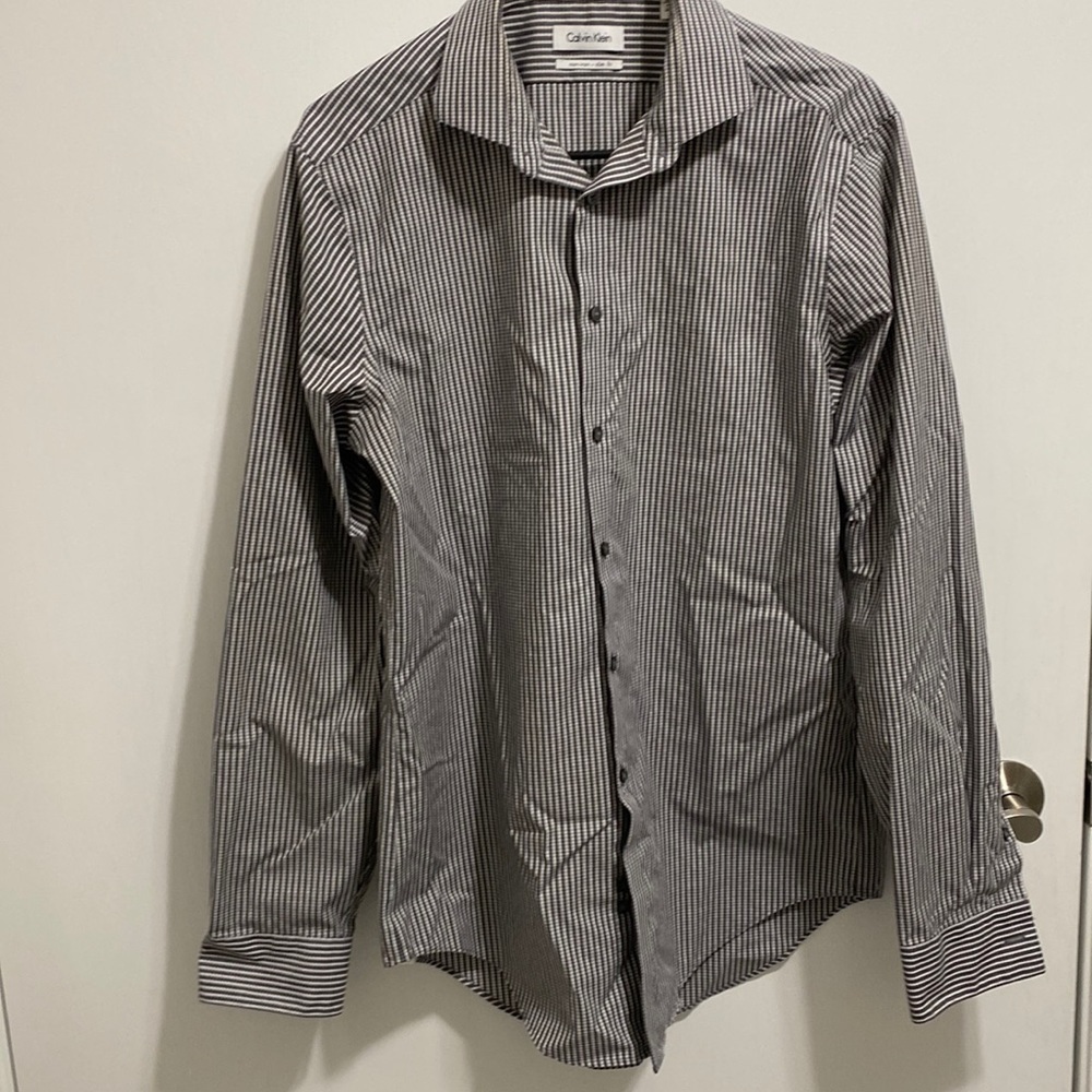Calvin Klein Mens Button Down Long Sleeve Non Iron Slim Fit Shirt